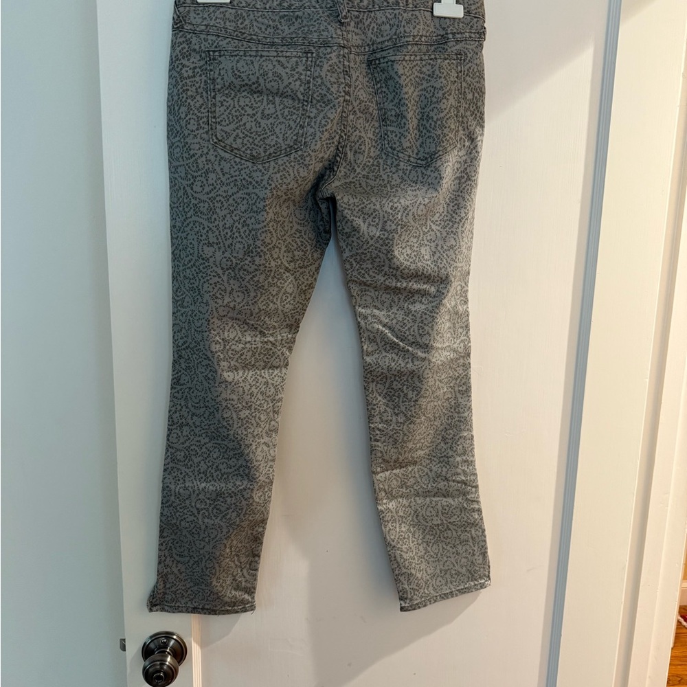 Gray Patterned Jeans With Side Slits - image 5